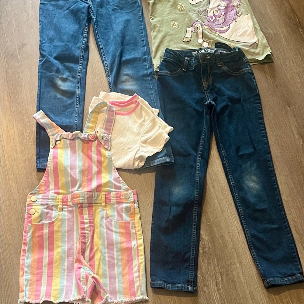 FREE WITH ANY PURCHASE 
💖BUNDLE SALE SIZE 7 worn kids clothes 💕